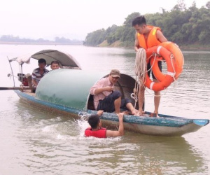 Lao mình xuống sông cứu em nhỏ cùng bản, cô gái 23 tuổi đuối nước thương tâm