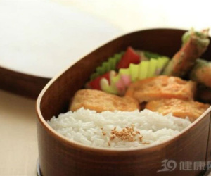 3 nhóm đồ dùng sau đây tốt nhất không nên cho vào lò vi sóng kẻo ảnh hưởng nghiêm trọng đến sức khỏe