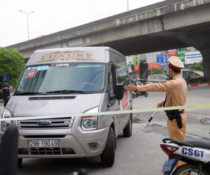 Ngày đầu CSGT tổng kiểm soát, dừng xe kiểm tra giấy tờ: Nhiều phương tiện bị xử lý