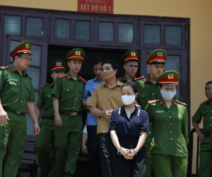 Gian lận thi cử ở Hòa Bình: Cựu giáo viên nói 'tôi nhận mình là tấm gương mờ của ngành giáo dục' rồi ngất xỉu