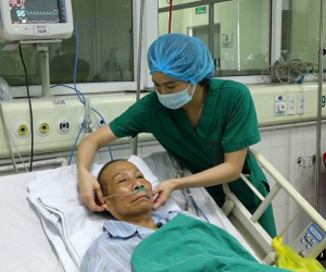 Hơn hai tháng cứu 'bệnh nhân 20' từ cửa tử