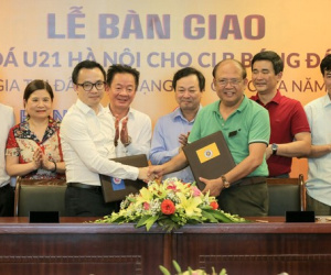 Bầu Hiển tặng cả binh lẫn tướng của U21 Hà Nội cho CLB Phú Thọ