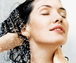 Tại sao không nên tắm sau khi ăn no?
