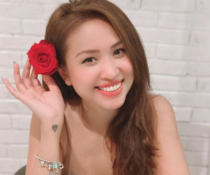 MC Vân Hugo hạnh phúc khoe nhẫn kim cương khủng, ngầm thông báo đã được cầu hôn và sắp lên xe hoa lần 2?