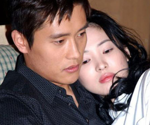 22 tuổi, Song Hye Kyo từng yêu như điên như dại một gã đàn ông đào hoa, chia tay xong đau đớn dằn vặt suy sụp tới mất ăn mất ngủ