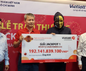 Người đàn ông trúng Vietlott 192 tỷ: Chưa vội thông báo cho vợ vì muốn 'lấy vàng thử đàn bà', sẽ dành thời gian lên mạng nghiên cứu cách tiêu tiền