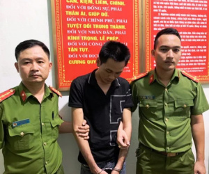 Bắt thủ phạm lẻn vào nhà vệ sinh, dâm ô nữ học sinh lớp 5