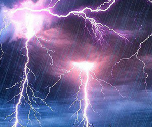 Trú mưa dưới gốc cây, 3 phụ nữ bị sét đánh tử vong