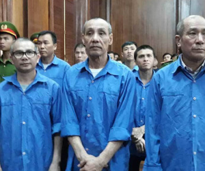 Trở thành trùm ma túy xuyên quốc gia vì thua cờ bạc
