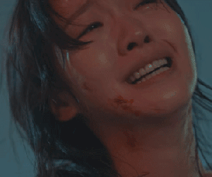 Quân Vương Bất Diệt tập 11: Biết tin 'hoàng hậu' gặp nguy hiểm, Lee Min Ho lập tức xách kiếm đi cứu khiến dân tình rớt nước mắt