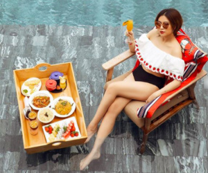 Liên tục lộ bằng chứng hẹn hò Gil Lê, Hoàng Thuỳ Linh vẫn thoải mái khoe ảnh du lịch sang chảnh nhưng đồ ăn thức uống lại luôn có đôi?