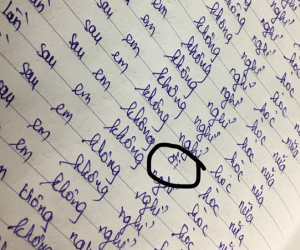 Nữ sinh 'to gan lớn mật' nhất năm: Bị giáo viên bắt chép phạt vì tội nghỉ học nhưng lén lút chống đối siêu lầy như này