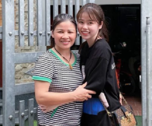 Huỳnh Anh chính thức về ra mắt, ôm mẹ Quang Hải tình cảm vô cùng