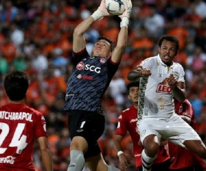 Muangthong United cho phép tìm 'bến đỗ' mới, Văn Lâm có nên hồi hương ?