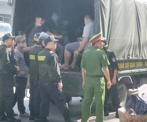 Hàng trăm cảnh sát đột kích cơ sở cai nghiện ma túy 'chui' ngụy trang trong tiệm bán đồ nội thất