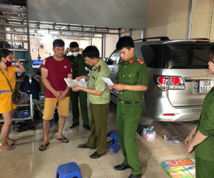 Hà Nội: Thu giữ hàng nghìn sản phẩm quần áo nhái các thương hiệu nổi tiếng