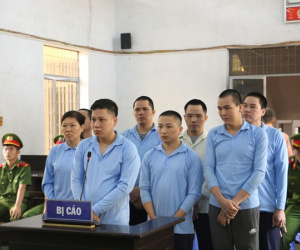 8 bị cáo bật khóc khi được mẹ nạn nhân xin giảm án tại tòa