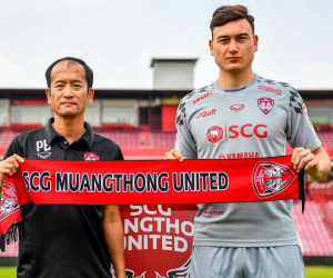 Quá đau lòng khi mất liên tiếp 2 trụ cột, giám đốc Muangthong United 'bẻ lái' 180 độ: Khẳng định không bán Văn Lâm