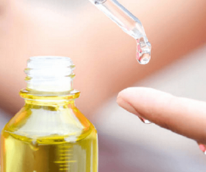 Những điều cần biết khi chọn và sử dụng serum vitamin C