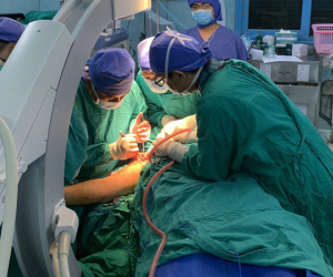 Vụ cây phượng đổ đè trúng 18 học sinh: Bé trai bị đa chấn thương nặng phải trải qua ca phẫu thuật 5 tiếng