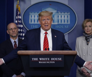 Tổng thống Mỹ Donald Trump dọa đóng cửa mạng xã hội