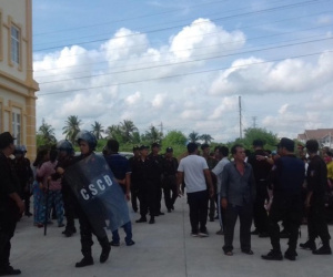 Người nhà đại ca giang hồ Tân 'móp' la hét sau khi tòa tuyên án, hàng trăm cảnh sát phải can thiệp