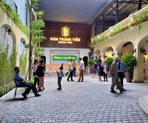 Đổi chủ, kem Tràng Tiền bất ngờ lột xác với phong cách châu Âu sang chảnh