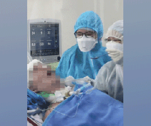 CLIP: Nam phi công người Anh có thể xoay đầu khi nhận y lệnh từ bác sĩ, phục hồi tốt và có hy vọng sống mà không cần ghép phổi