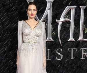 Phong cách thời trang thanh lịch Angelina Jolie