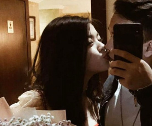 Mới 16 tuổi, con gái út NSƯT Chiều Xuân đã khoe hình ảnh 'khóa môi' tình tứ bạn trai DJ