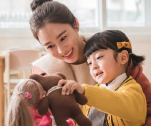 Những bà mẹ bỉm sữa công phá màn ảnh Hàn đầu năm 2020: Kim Hee Ae không có đối thủ, Hwang Jung Eum vẫn đầy nhiệt huyết