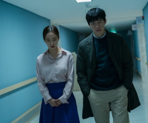 'Mợ ngố' Song Ji Hyo tái xuất màn bạc sau 17 năm, từ nữ sinh ma mị đến cô gái hiểm độc: Lột xác với diễn xuất ngoạn mục!