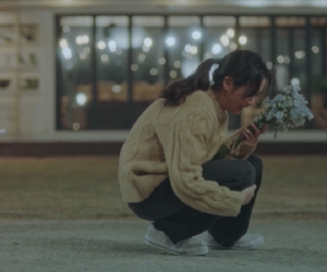 Kim Go Eun lăng xê loạt sneaker bình dân trong Quân Vương bất diệt