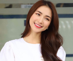 Công Phượng tổ chức lễ ăn hỏi, Hòa Minzy bất ngờ chia sẻ đầy ẩn ý