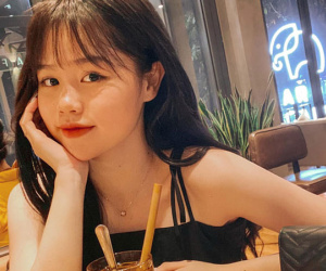 Bị phát hiện sửa caption vì viết sai chính tả, bạn gái Quang Hải lên tiếng: '12 năm xa Việt Nam, em đang nắm bắt lại đây'