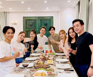 4 gia đình gồm toàn sao quyền lực của Vbiz tụ họp: Nhìn cặp đôi nào cũng hạnh phúc, Đăng Khôi và Dương Khắc Linh đích thân vào bếp phục vụ 2 bà bầu