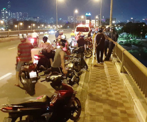 Nam sinh trường Hutech để lại balo và đôi dép rồi nhảy cầu Bình Triệu tự tử