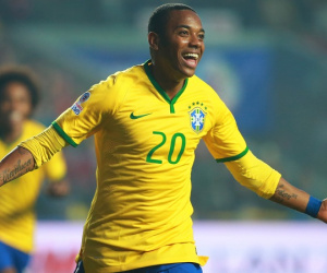 CLB Thái Lan ký siêu hợp đồng với Robinho