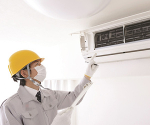 Nắng đổ lửa, lắp điều hòa trên tầng 40, thợ điện lạnh ngất xỉu sau khi tiếp đất an toàn