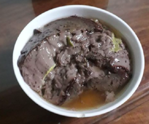 Cô gái định tặng sinh nhật người yêu món flan cacao mềm mịn học trên mạng, ai ngờ ra lò thành quả nhìn chỉ muốn gục ngã