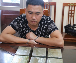 Chân dung đối tượng mang gần 1 tỷ đồng đi mua ma túy