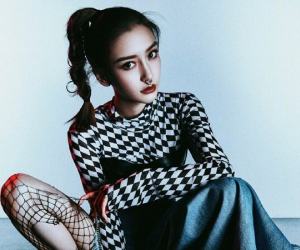 Angelababy gắn khuyên mũi thả dáng cực ngầu trên tạp chí