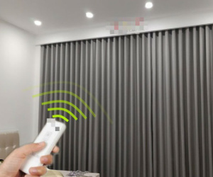 Chỉ vài trăm nghìn/bộ, rèm che nắng tự động đóng mở bằng giọng nói lên ngôi trong ngày hè nắng gắt