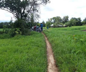 Thiếu nữ 18 tuổi tử vong bất thường ngoài cánh đồng