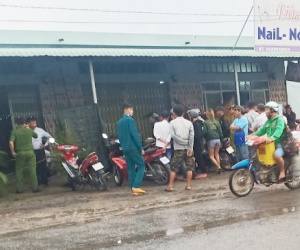 Nữ chủ quán cà phê nằm chết bất thường trong nhà vệ sinh