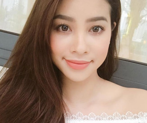 Sau 2 tháng ở ẩn vì dính tin đồn mang thai lần 2, Phạm Hương bất ngờ trở lại mạng xã hội bằng động thái mới nhất