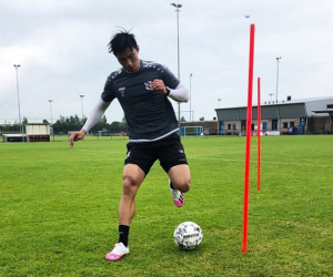 Fan chết mê với thể hình Văn Hậu trong buổi tập ở Heerenveen: 'Nhìn cặp giò thích thật'