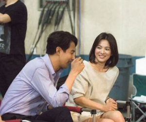 Ít ngày sau tin đồn Song Hye Kyo từng thầm yêu bạn thân của chồng cũ, dân tình bất ngờ 'đào mộ' khoảnh khắc người đẹp thân thiết cùng Jo In Sung