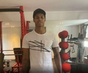 Rashford lên truyền hình sắm vai thầy dạy thể dục cho trẻ em