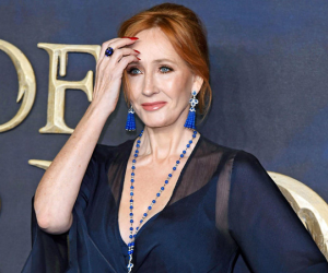 Fantastic Beasts 3 có nguy cơ hoãn vô thời hạn vì J.K. Rowling phát ngôn gây sốc, đem 'kinh nguyệt' ra giễu cợt người chuyển giới